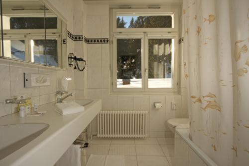 Esplanade Swiss Quality Hotel Davos Pokoj fotografie